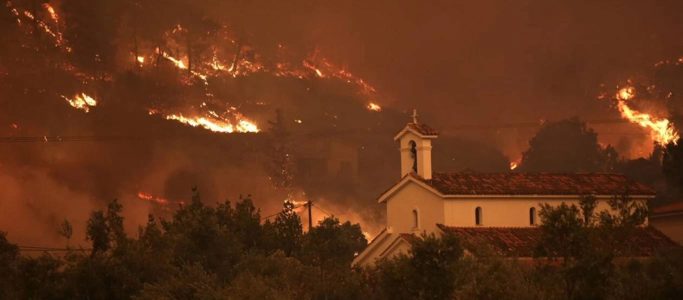 Κόλαση φωτιάς για 9η (!) ημέρα στην Ελλάδα: Καίγονται σπίτια στην Αρκαδία - Μάχη μην περάσει στο Μαίναλο (upd)